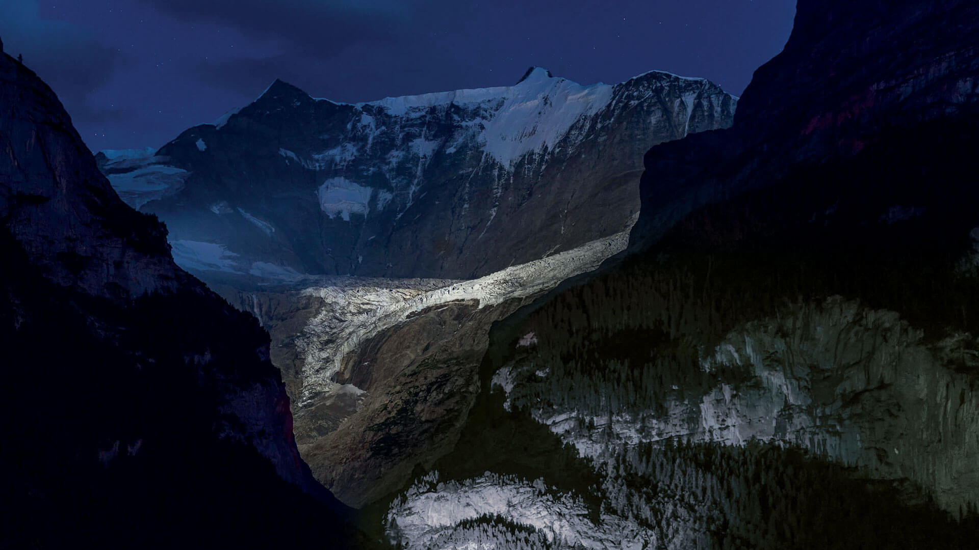 Aletsch_Glacier_Lighting_white